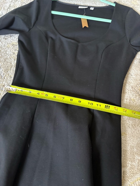 Aritzia Babaton Leda Ponte Black Dress Aritzia Babaton Leda Ponte Black Dress